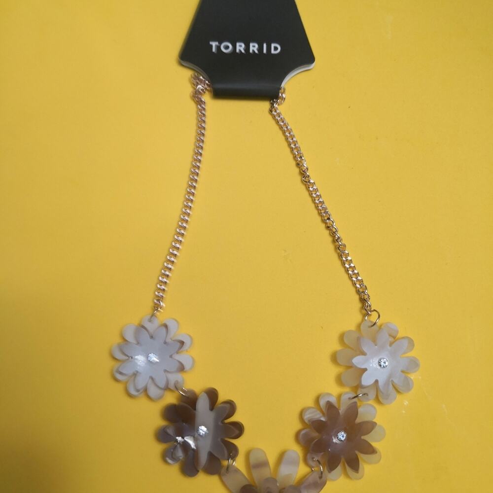 Torrid Blush Flower Statement Necklace NEW Jewelry Holiday Coquette Girl Fairy